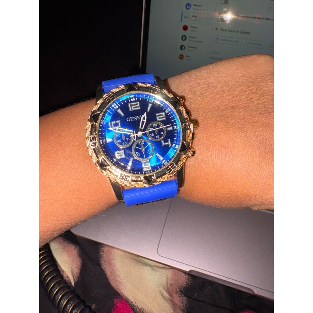 Men Blue Silicone Strap Gold Tone Watch
